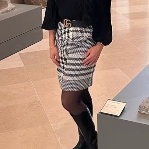 Zara Houndstooth Mini Skirt with Pleated top, Size L
